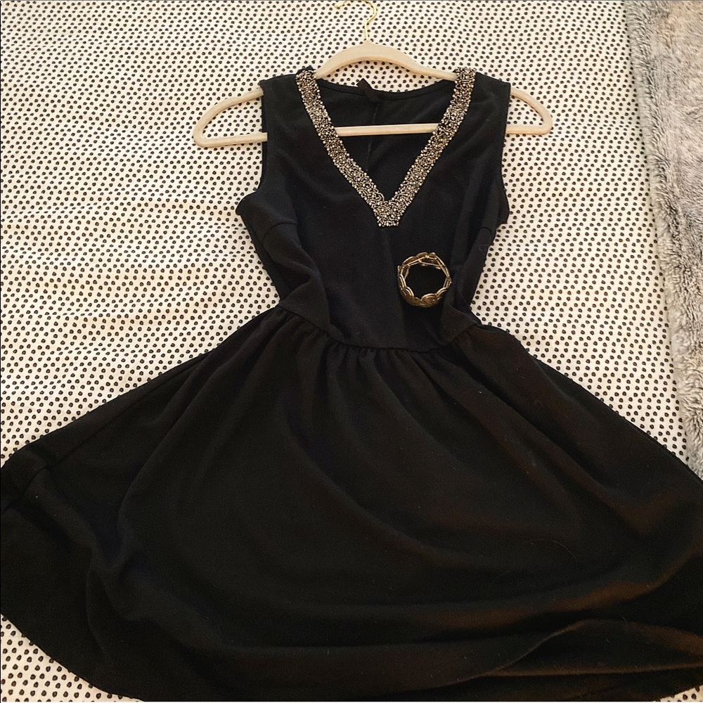 Cinched waist black evening dress 🖤👑